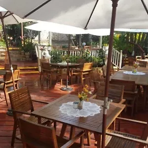 https://glenview-gardens-country-resort.queenslandhotels.net