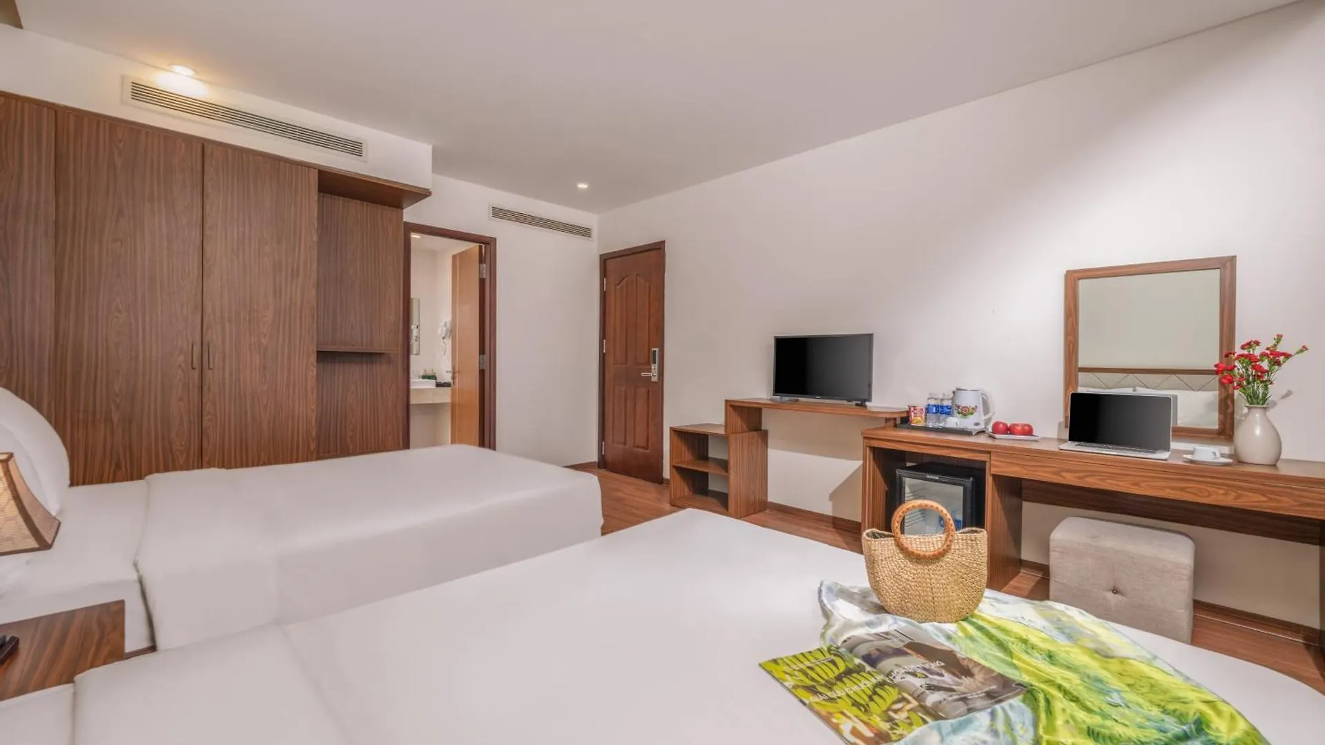 De Lamour Hotel Da Nang 4*,  Vietnam